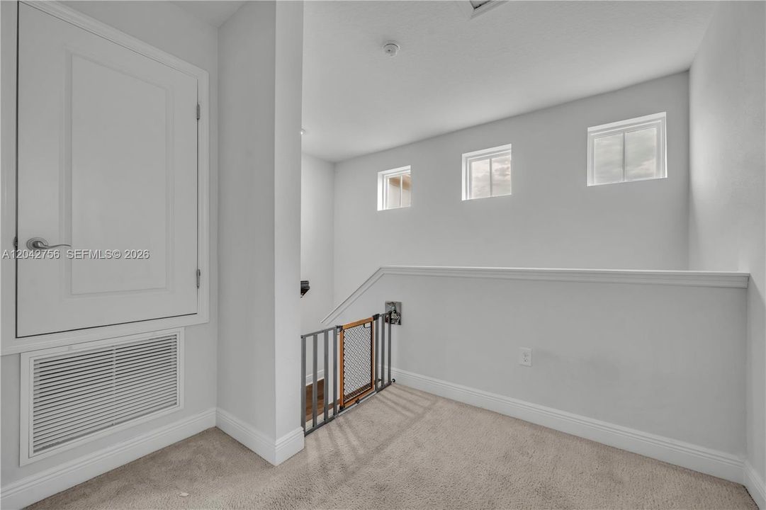 En Venta: $550,000 (3 camas, 3 baños, 0 Pies cuadrados)