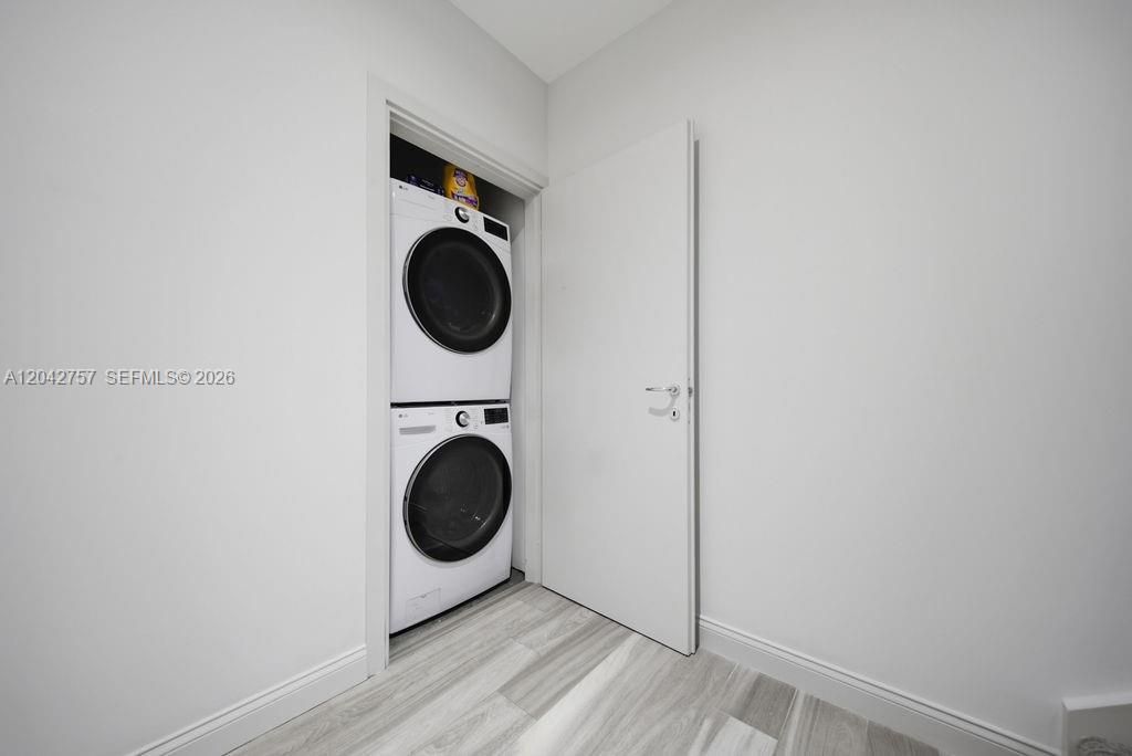 На продажу: $1,095,000 (4 спален, 4 ванн, 2842 Квадратных фут)