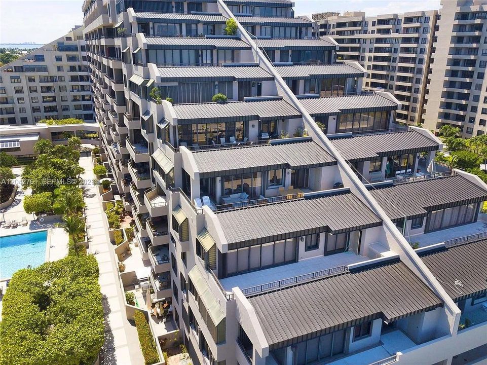 На продажу: $2,800,000 (2 спален, 2 ванн, 1950 Квадратных фут)