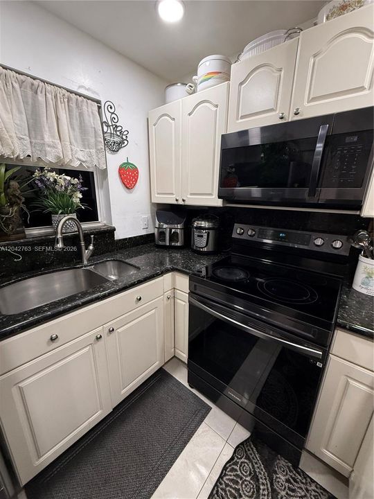 En Venta: $185,000 (2 camas, 2 baños, 900 Pies cuadrados)
