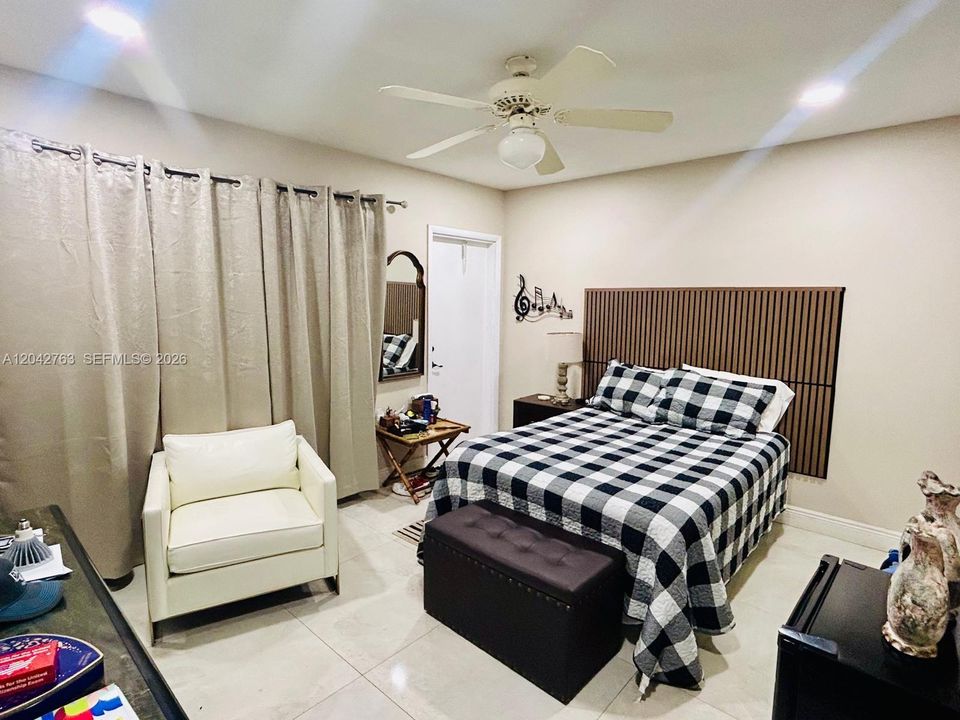 En Venta: $185,000 (2 camas, 2 baños, 900 Pies cuadrados)
