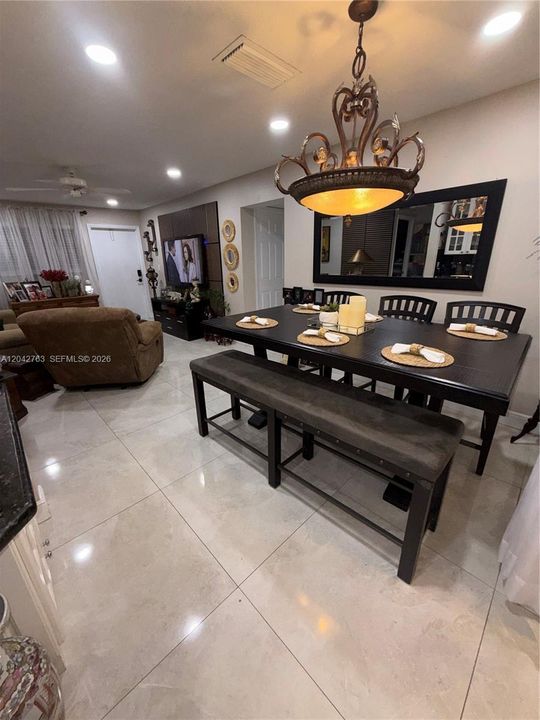 En Venta: $185,000 (2 camas, 2 baños, 900 Pies cuadrados)