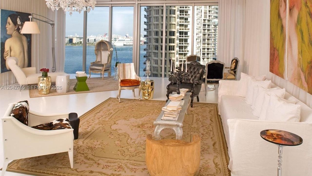 For Rent: $4,200 (1 beds, 1 baths, 1035 Square Feet)