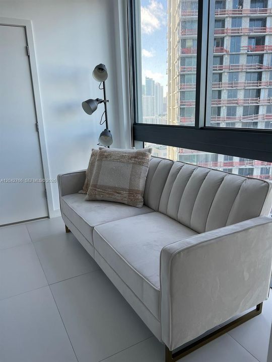 For Rent: $4,200 (2 beds, 2 baths, 944 Square Feet)