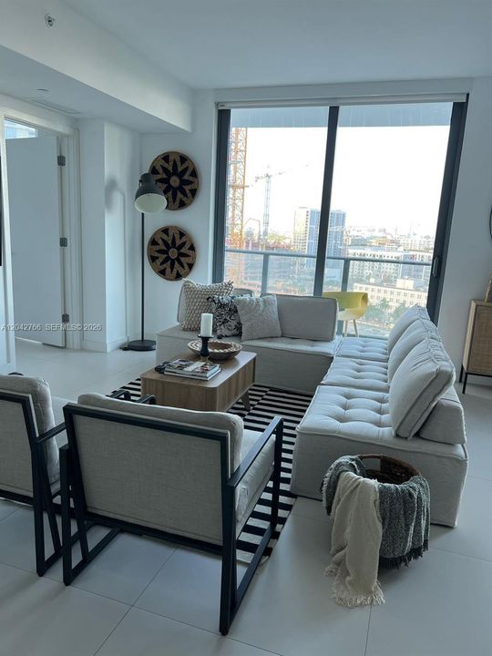 For Rent: $4,200 (2 beds, 2 baths, 944 Square Feet)