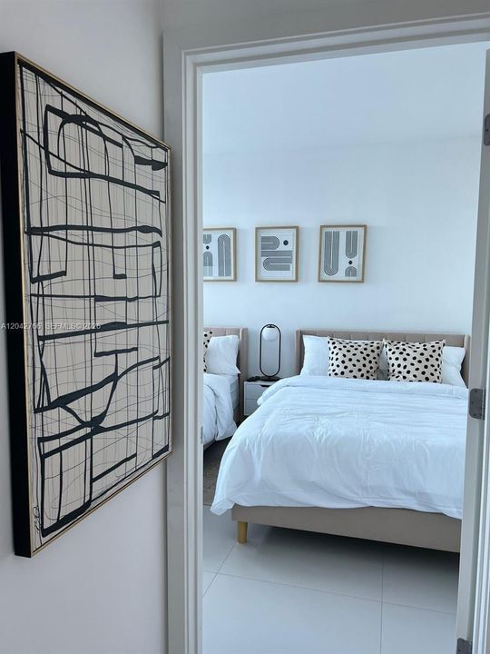 For Rent: $4,200 (2 beds, 2 baths, 944 Square Feet)