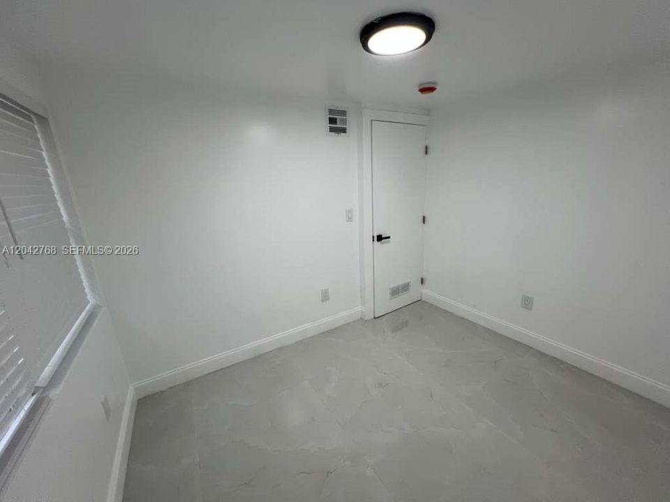 Под контрактом: $535,000 (3 спален, 2 ванн, 1169 Квадратных фут)