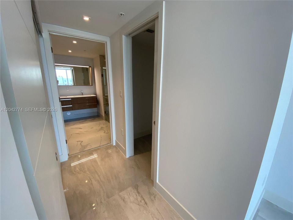 В аренду: $5,750 (1 спален, 2 ванн, 980 Квадратных фут)