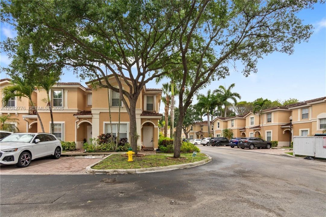 For Rent: $2,990 (3 beds, 2 baths, 1470 Square Feet)