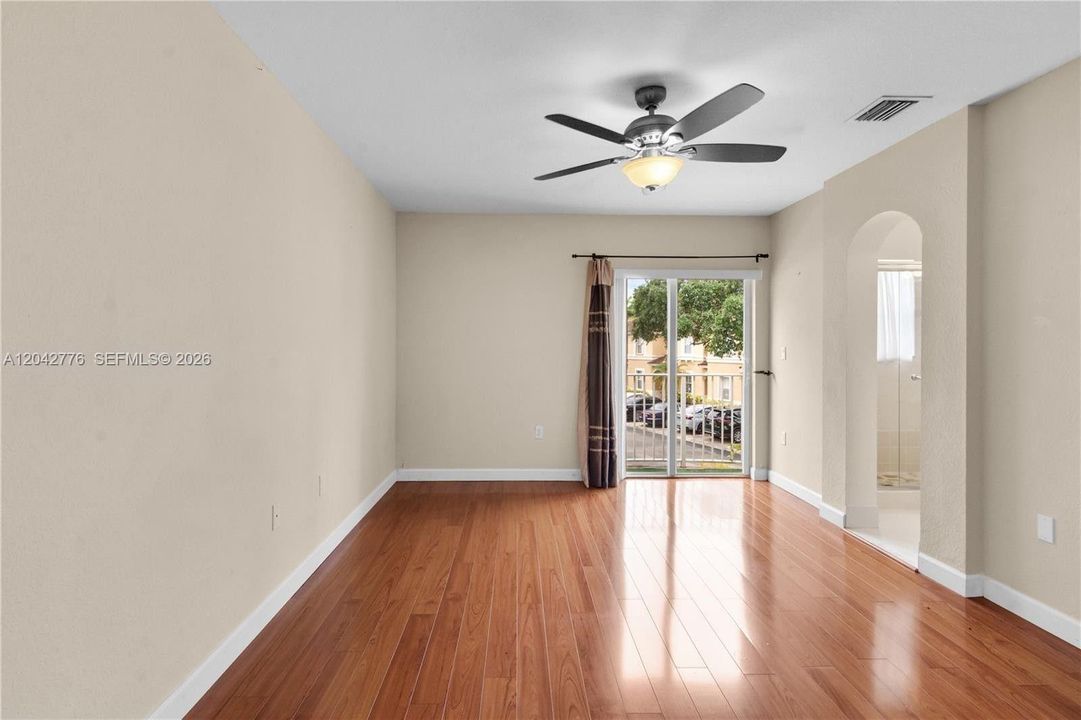 For Rent: $2,990 (3 beds, 2 baths, 1470 Square Feet)