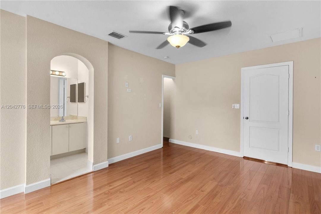 For Rent: $2,990 (3 beds, 2 baths, 1470 Square Feet)