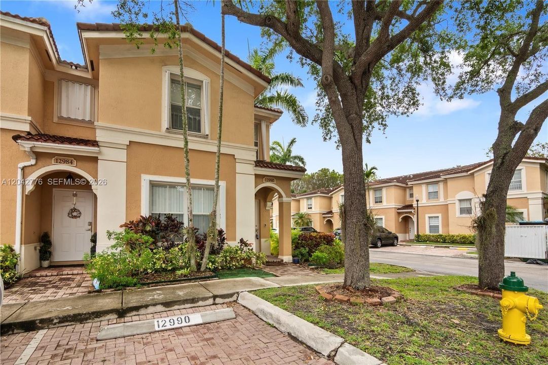 For Rent: $2,990 (3 beds, 2 baths, 1470 Square Feet)