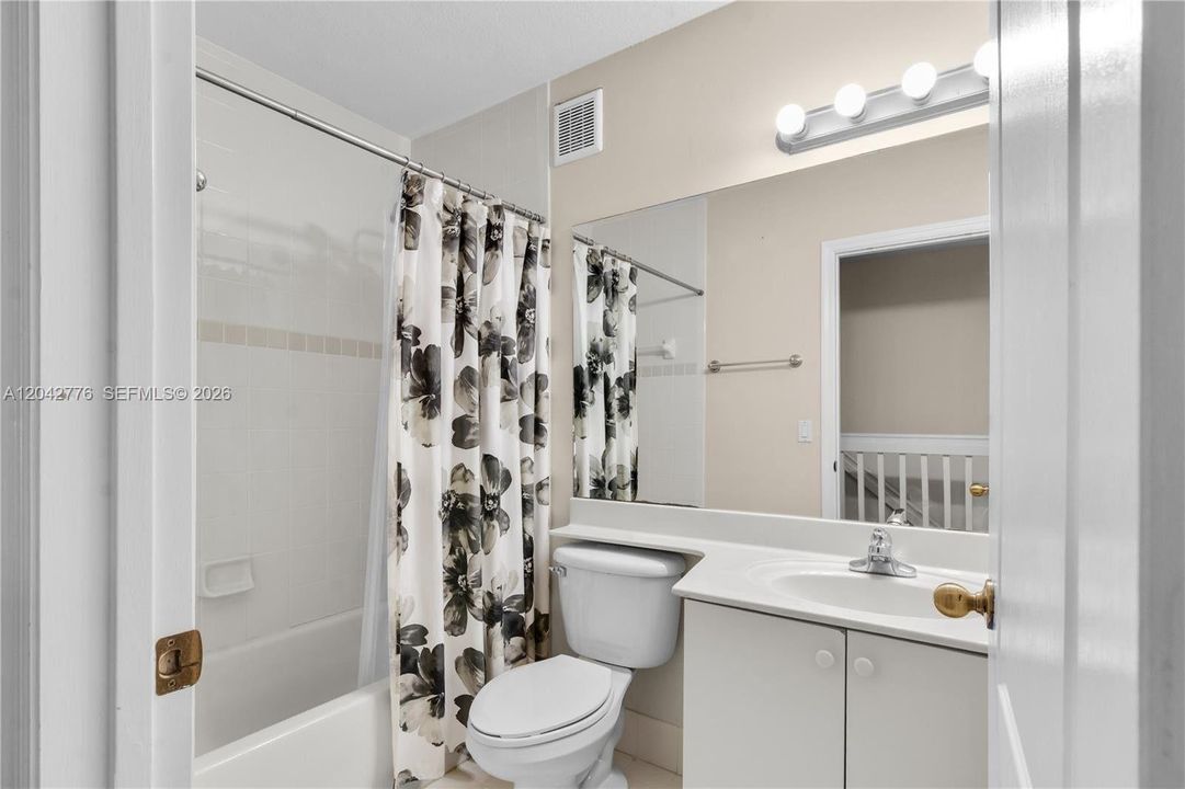 For Rent: $2,990 (3 beds, 2 baths, 1470 Square Feet)