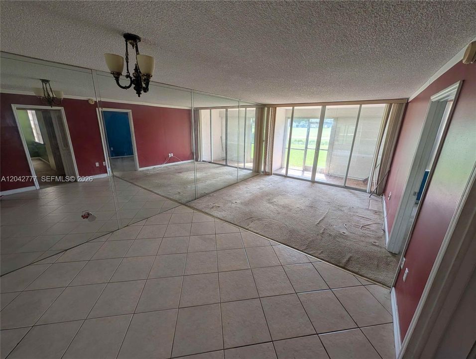 На продажу: $149,900 (2 спален, 2 ванн, 950 Квадратных фут)