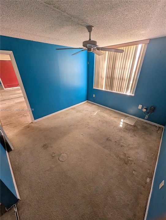 На продажу: $149,900 (2 спален, 2 ванн, 950 Квадратных фут)