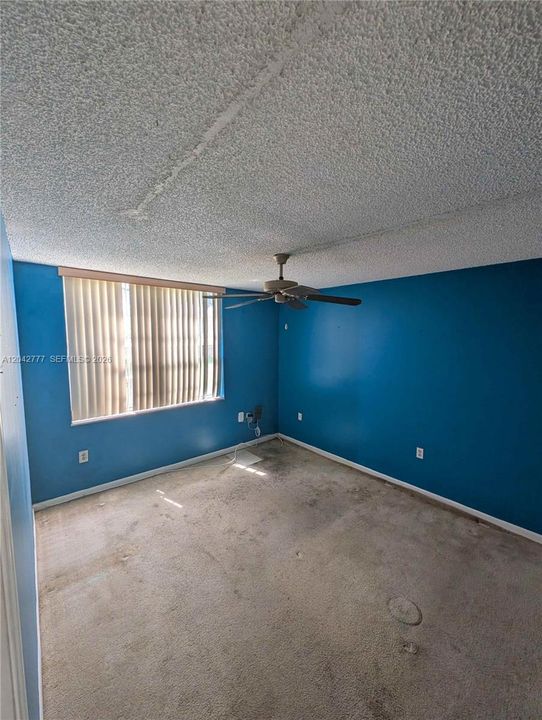 На продажу: $149,900 (2 спален, 2 ванн, 950 Квадратных фут)