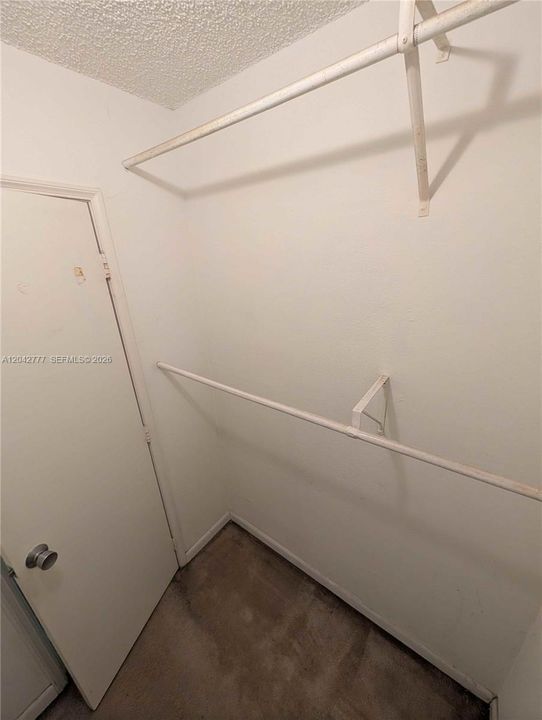 На продажу: $149,900 (2 спален, 2 ванн, 950 Квадратных фут)