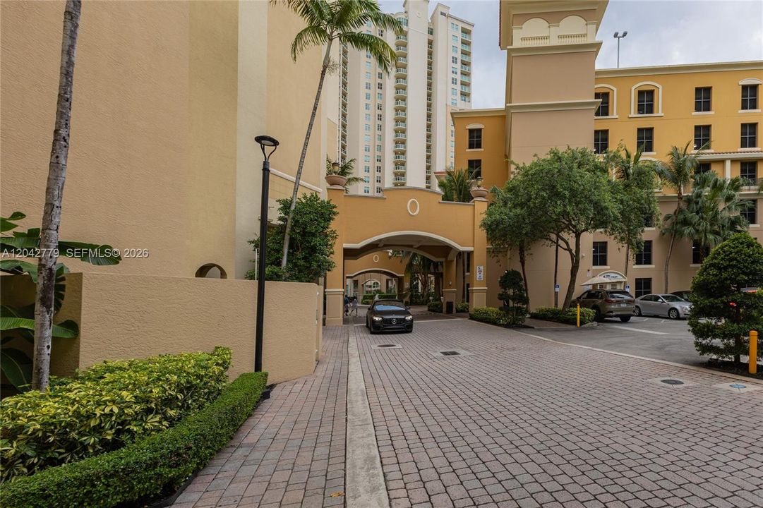 For Rent: $5,000 (2 beds, 2 baths, 2020 Square Feet)