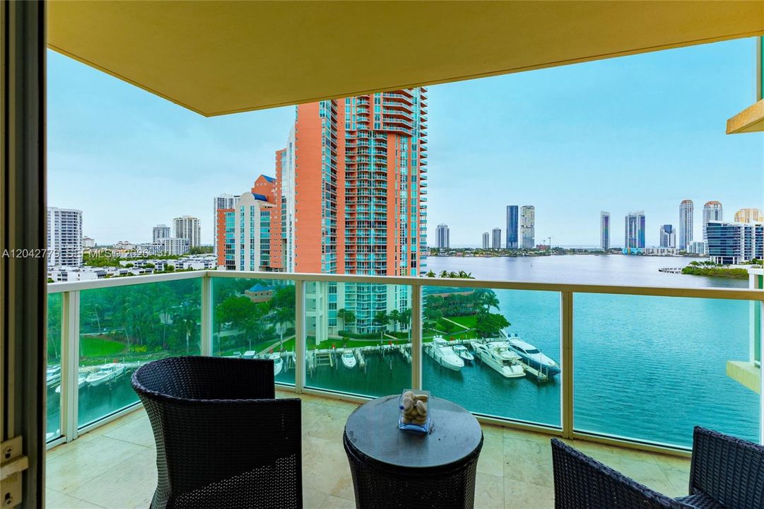 For Rent: $5,000 (2 beds, 2 baths, 2020 Square Feet)