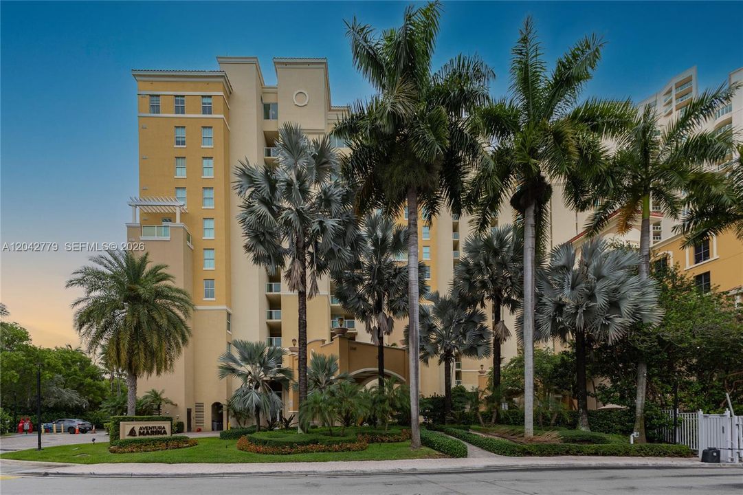 For Rent: $5,000 (2 beds, 2 baths, 2020 Square Feet)