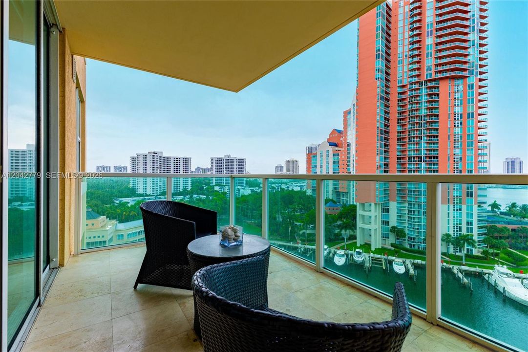 For Rent: $5,000 (2 beds, 2 baths, 2020 Square Feet)