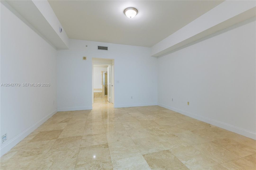 For Rent: $5,000 (2 beds, 2 baths, 2020 Square Feet)