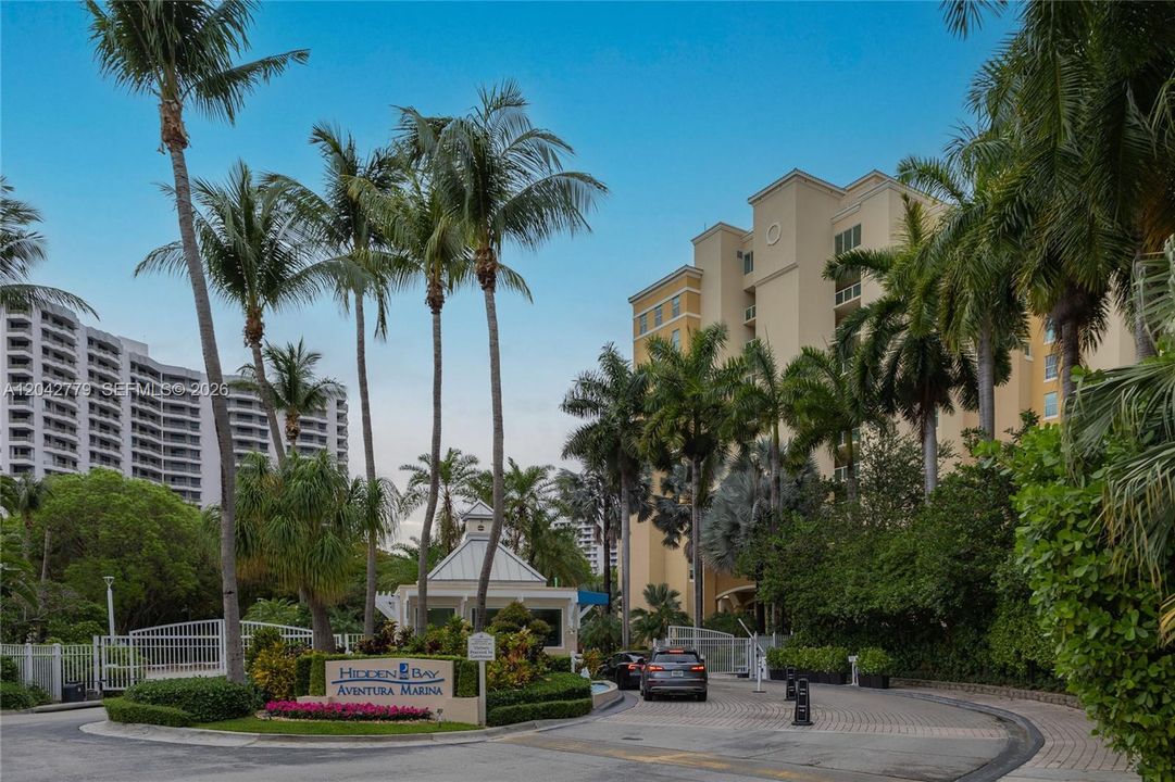 For Rent: $5,000 (2 beds, 2 baths, 2020 Square Feet)