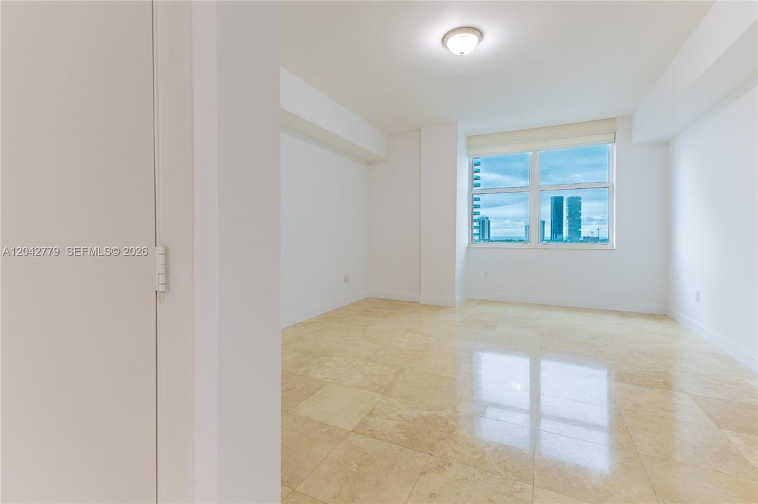 For Rent: $5,000 (2 beds, 2 baths, 2020 Square Feet)