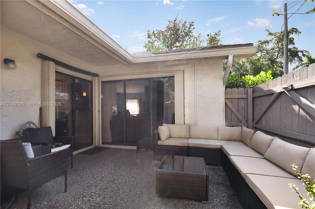 En Venta: $339,900 (3 camas, 2 baños, 1156 Pies cuadrados)