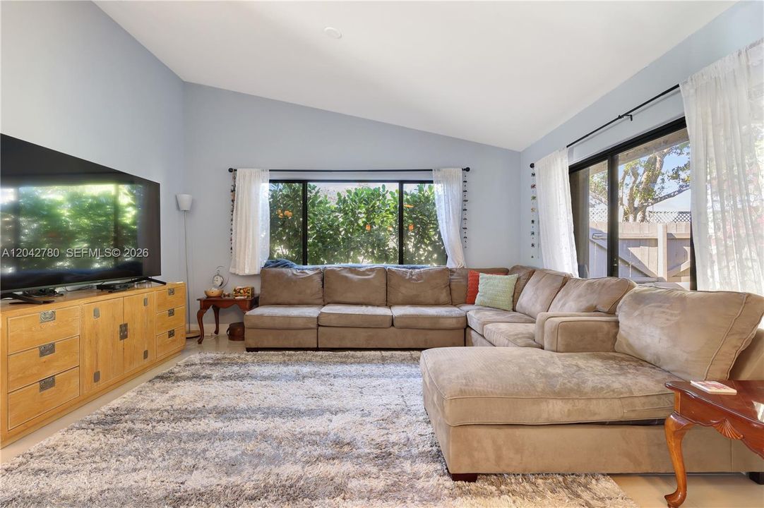 En Venta: $339,900 (3 camas, 2 baños, 1156 Pies cuadrados)