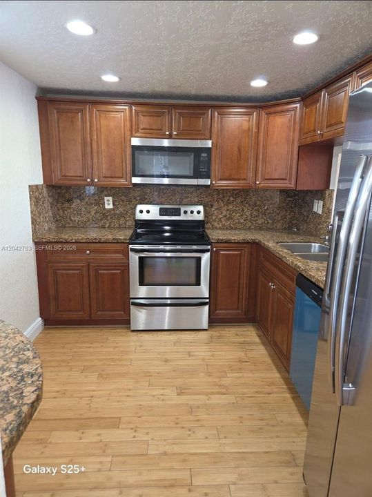 For Rent: $1,750 (2 beds, 2 baths, 1000 Square Feet)
