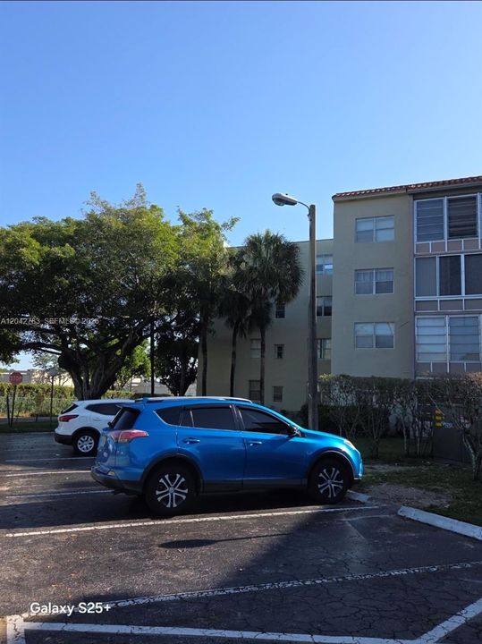 For Rent: $1,750 (2 beds, 2 baths, 1000 Square Feet)