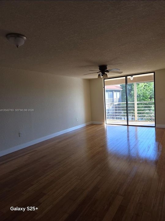 For Rent: $1,750 (2 beds, 2 baths, 1000 Square Feet)