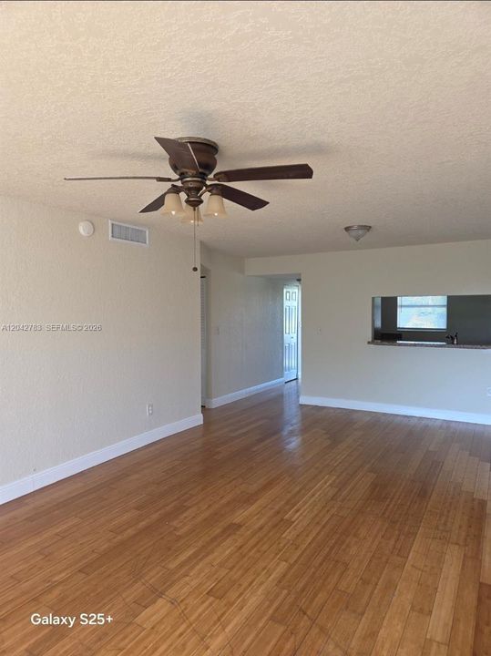 For Rent: $1,750 (2 beds, 2 baths, 1000 Square Feet)