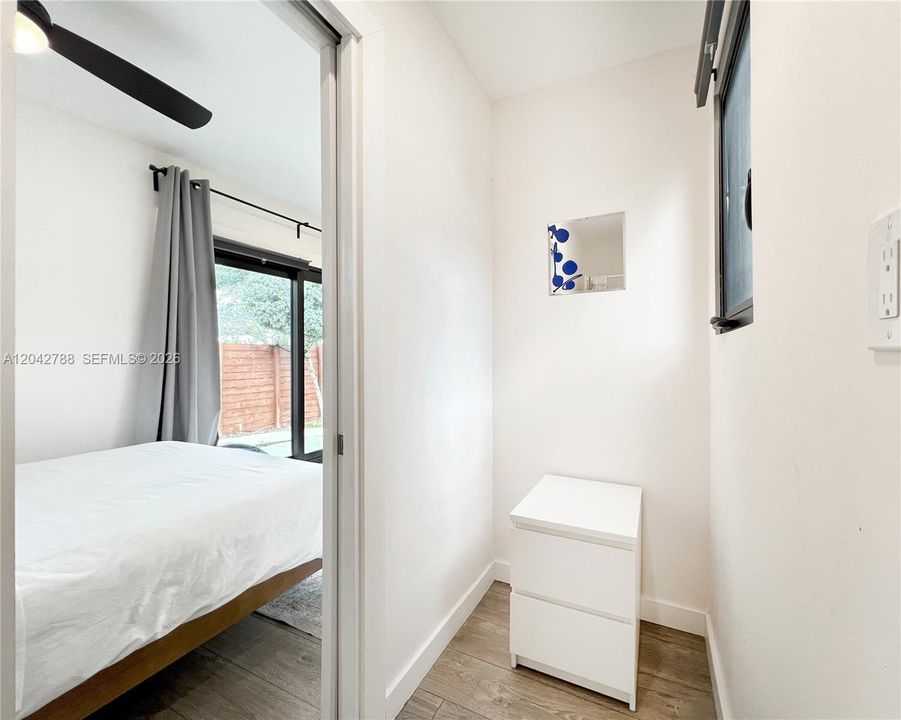 В аренду: $1,900 (1 спален, 1 ванн, 1800 Квадратных фут)