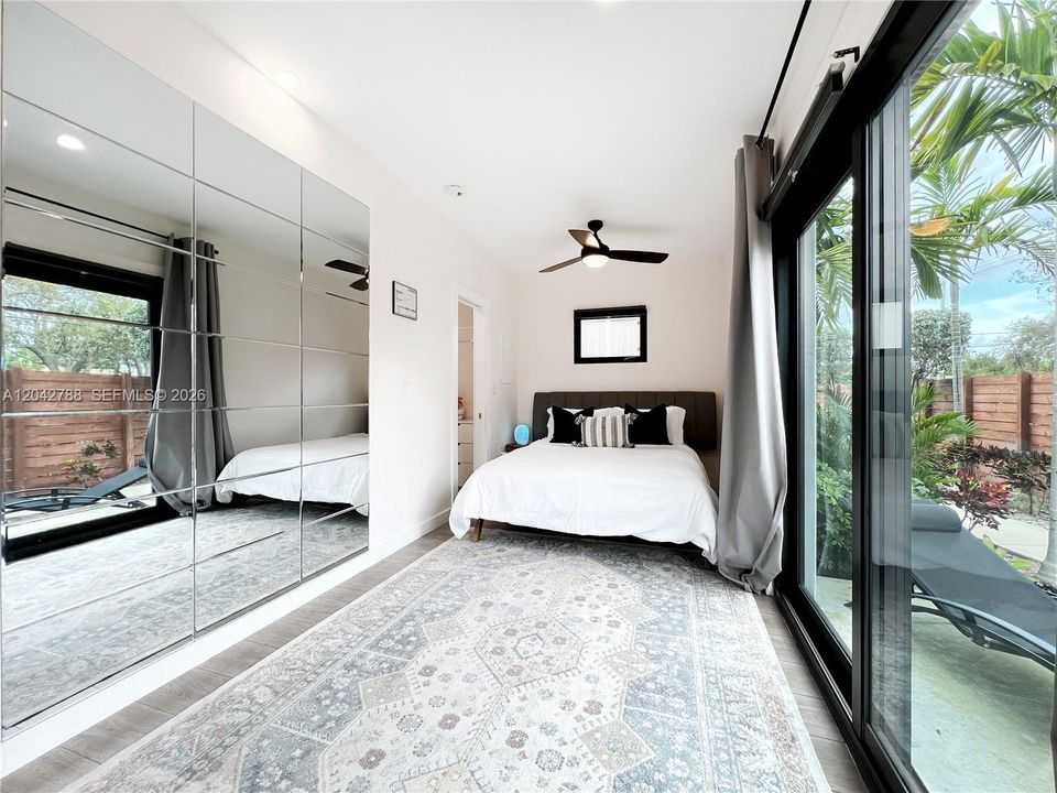 В аренду: $1,900 (1 спален, 1 ванн, 1800 Квадратных фут)