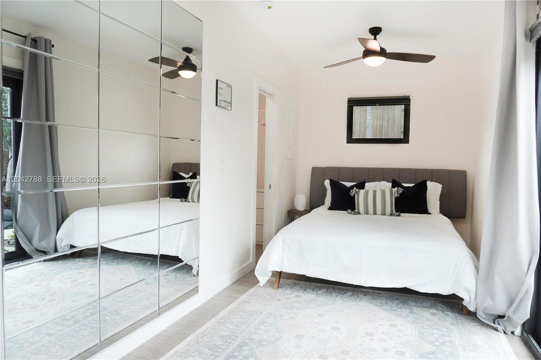 В аренду: $1,900 (1 спален, 1 ванн, 1800 Квадратных фут)
