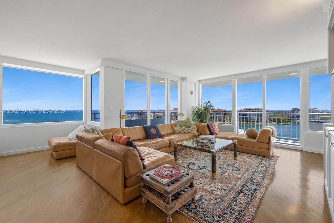 En Venta: $4,000,000 (3 camas, 2 baños, 3073 Pies cuadrados)