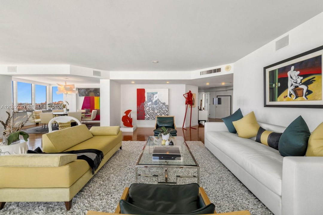 En Venta: $4,000,000 (3 camas, 2 baños, 3073 Pies cuadrados)