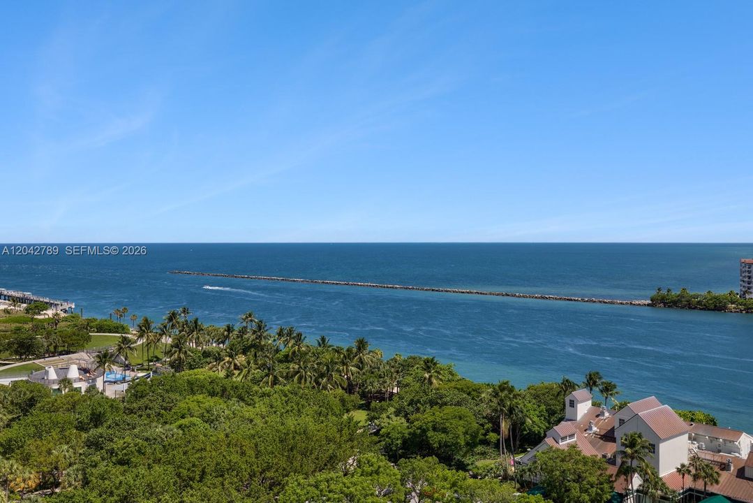 En Venta: $4,000,000 (3 camas, 2 baños, 3073 Pies cuadrados)