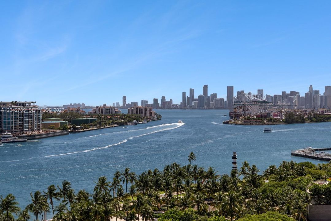 En Venta: $4,000,000 (3 camas, 2 baños, 3073 Pies cuadrados)