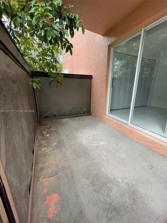 For Rent: $1,800 (1 beds, 1 baths, 555 Square Feet)