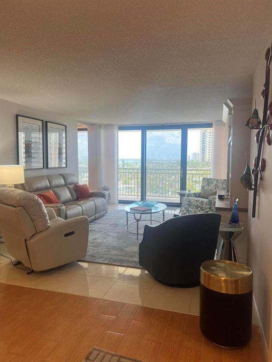 OT 803 Living Room