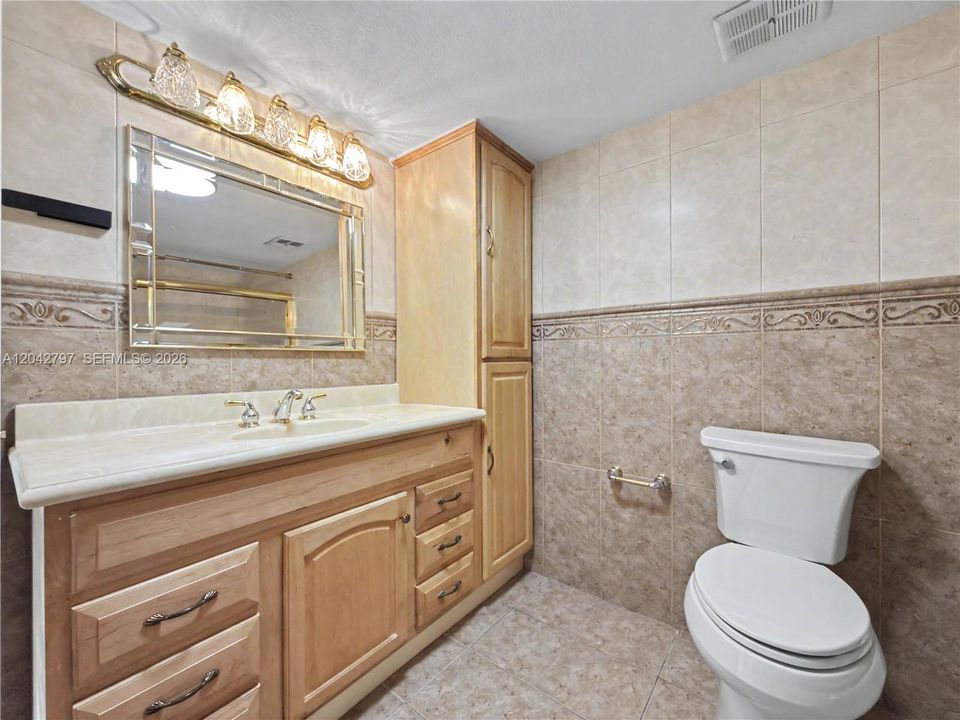 На продажу: $687,900 (3 спален, 2 ванн, 1557 Квадратных фут)