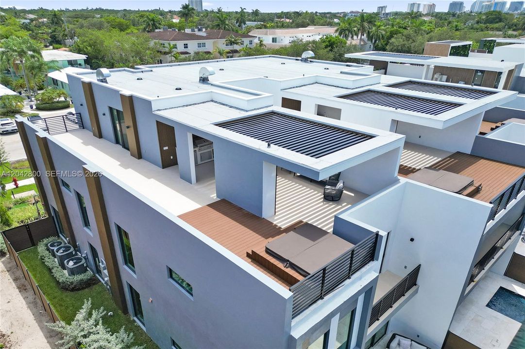 В аренду: $14,800 (5 спален, 4 ванн, 3496 Квадратных фут)