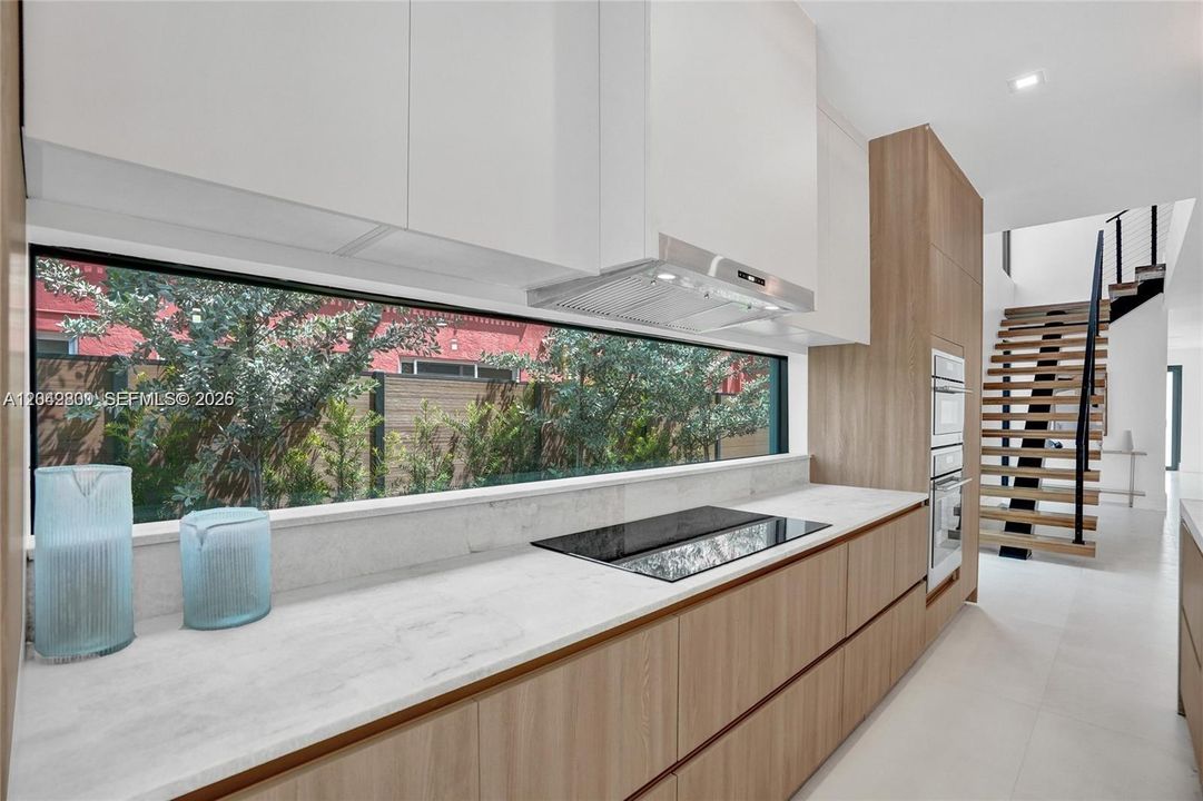 В аренду: $14,800 (5 спален, 4 ванн, 3496 Квадратных фут)
