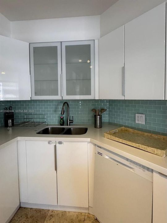 В аренду: $4,600 (2 спален, 2 ванн, 1360 Квадратных фут)