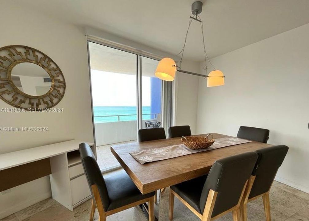 В аренду: $4,600 (2 спален, 2 ванн, 1360 Квадратных фут)