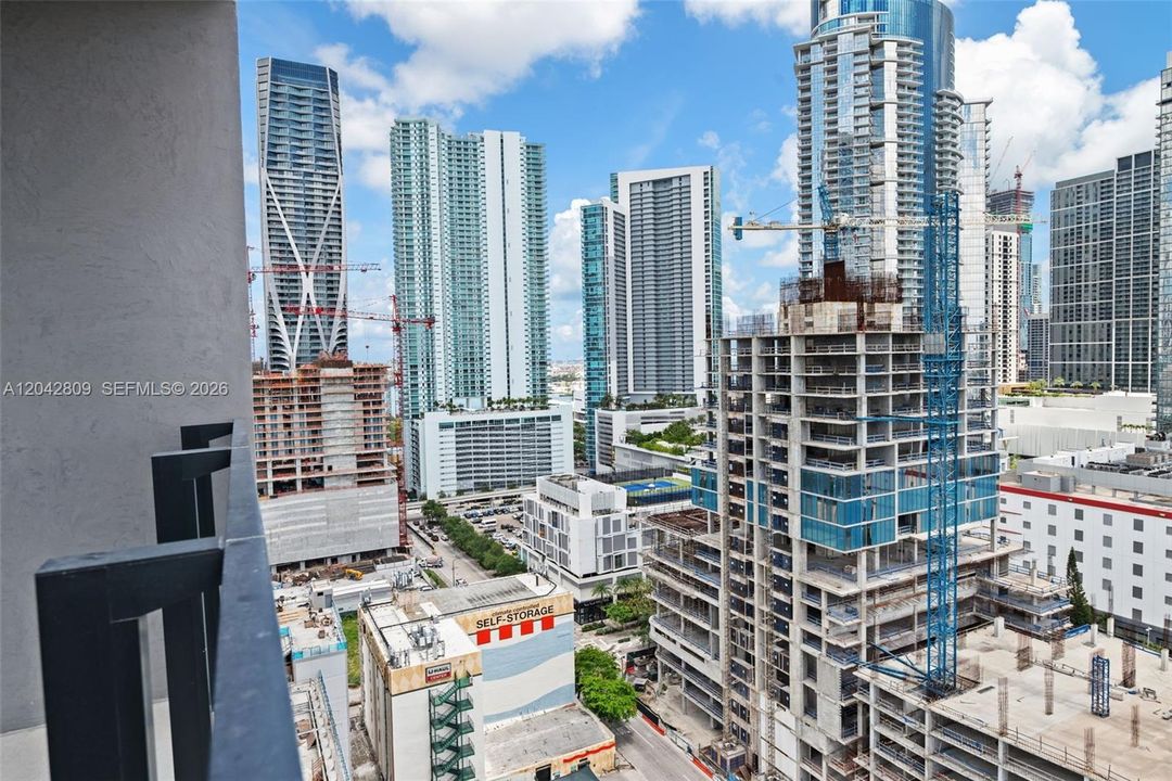 На продажу: $1,420,000 (2 спален, 2 ванн, 977 Квадратных фут)
