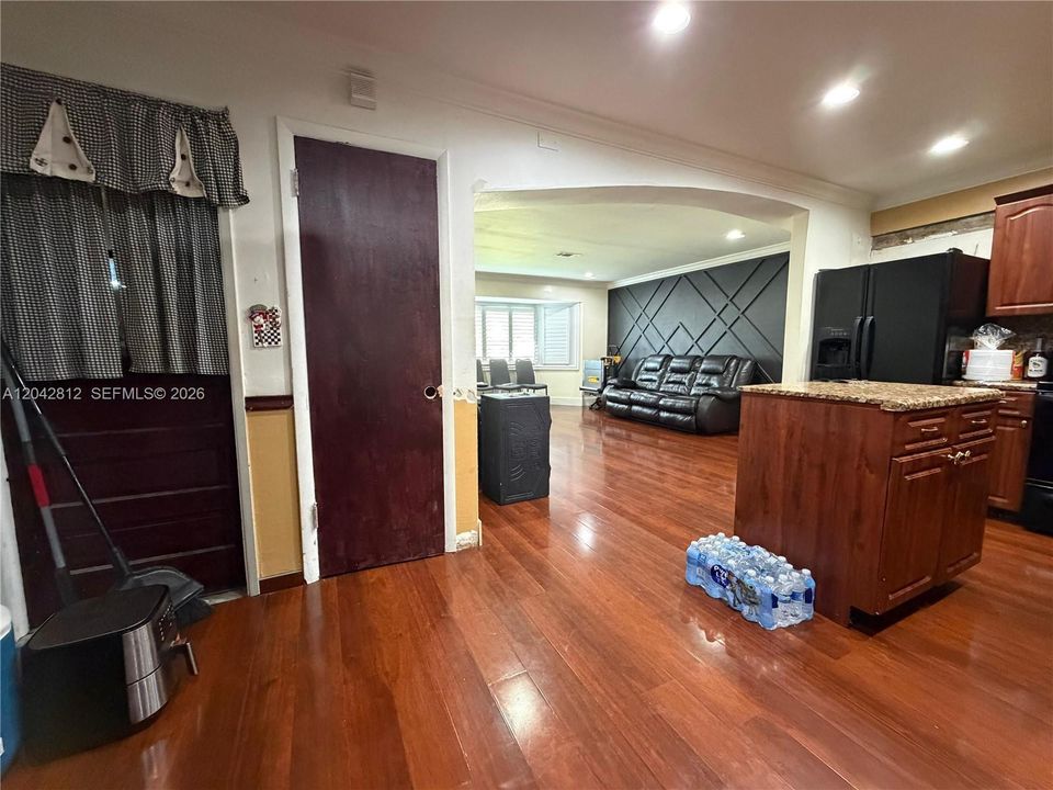 На продажу: $349,500 (3 спален, 2 ванн, 1406 Квадратных фут)